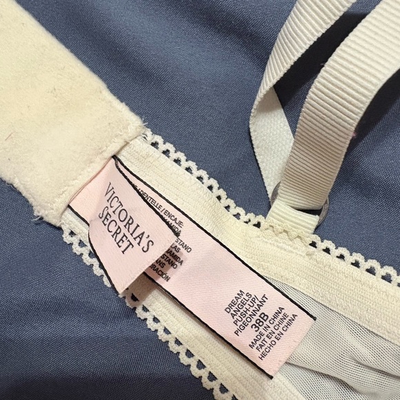 NWOT Victoria's Secret Cream Lace Push-up Bra Size 38B - Picture 3 of 4